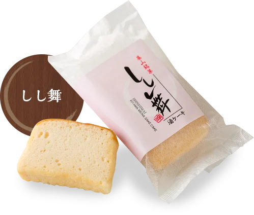 日本酒を染み込ませた白い生地の酒ケーキ
